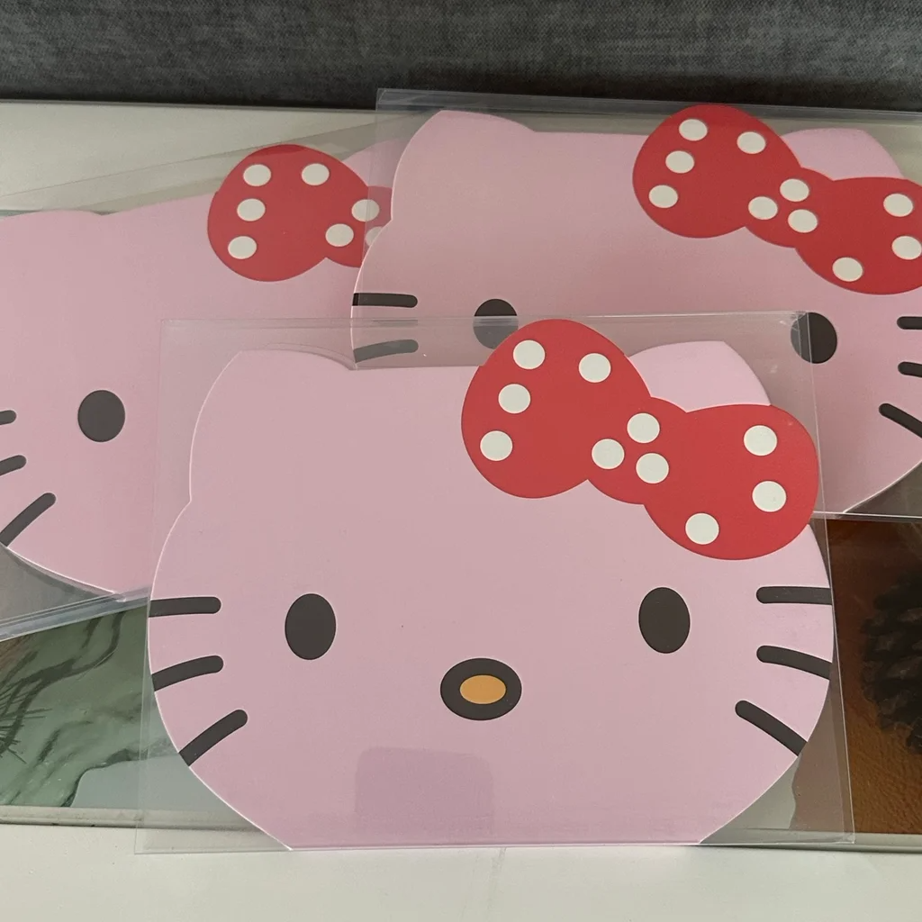 Siyiping x Hello Kitty 30-Color Eyeshadow Palette