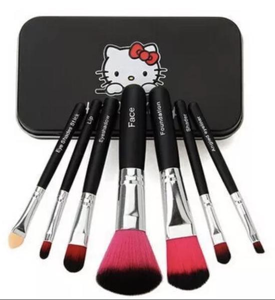 Hello Kitty 7 Piece Makeup Brush Set w/Tin