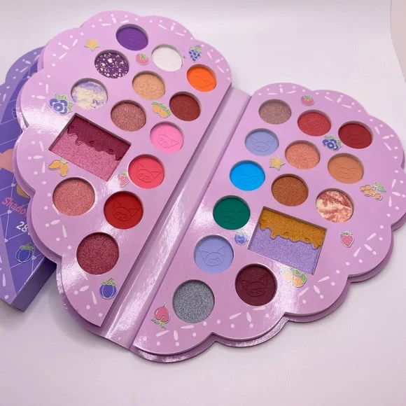 Oneyioo x Kuromi and My Melody Magnetic 2-Palette Eyeshadow Set